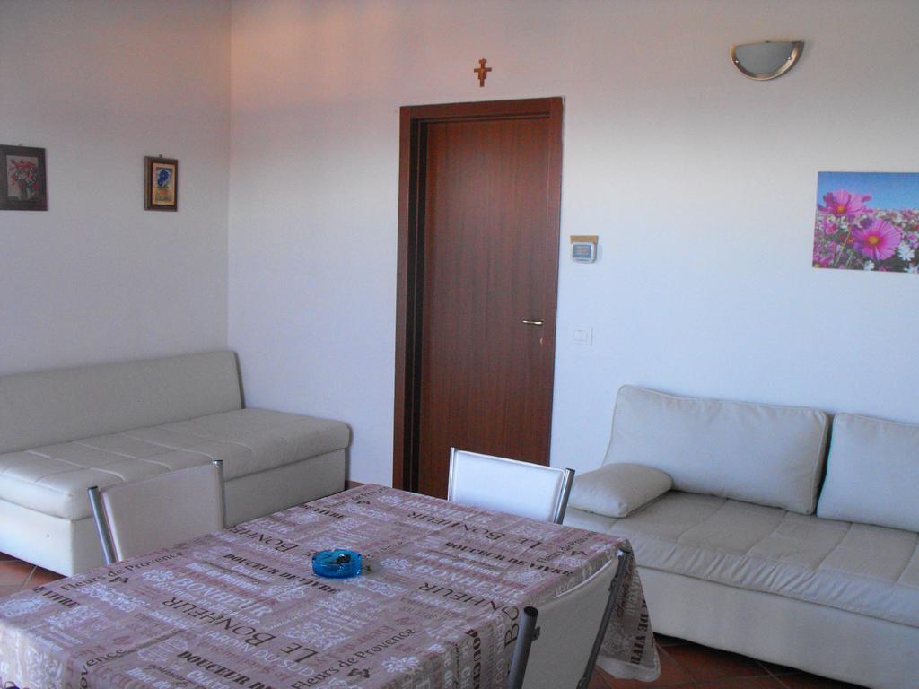 Finestra Della Val D'Orcia Apartment Contignano Exterior photo